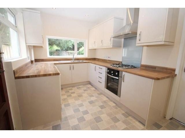3 bedroom Semi-Detached House For Rent:..