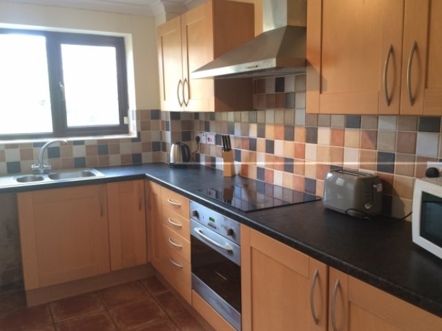 ROOM TO LET IN RANDLAY - ALL BILLS.. - 2
