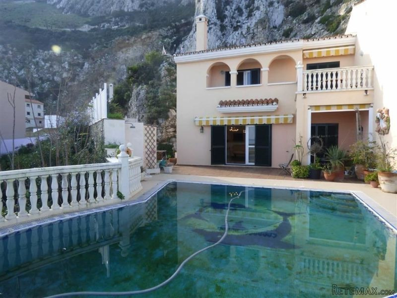 4 bed house in Catalan Bay