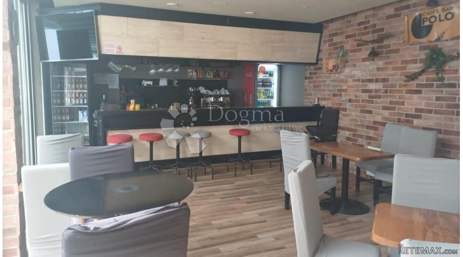 Nova Gradiška pizzeria i caffe bar u radu - 2
