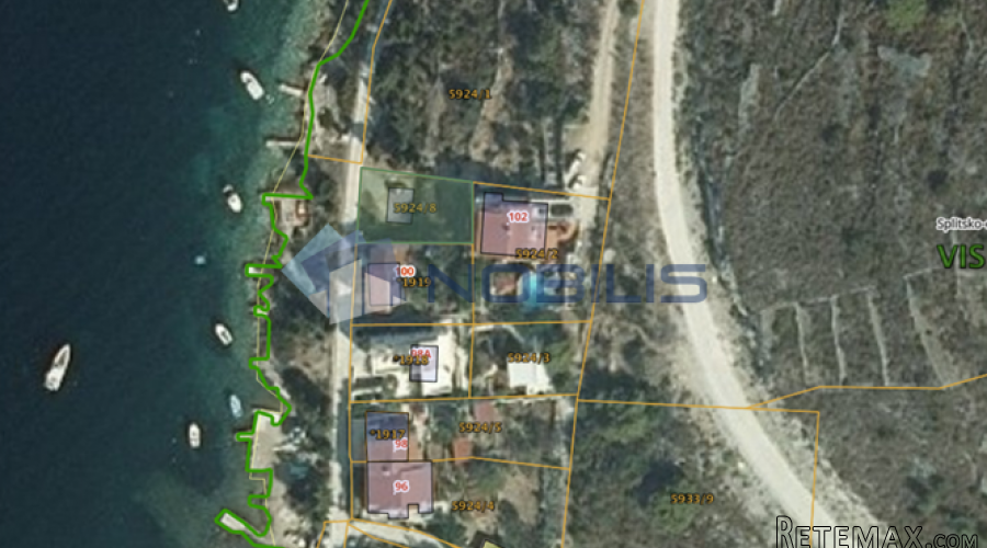 Vis, građevinsko zemljište 297m2, 1. red do mora - 3