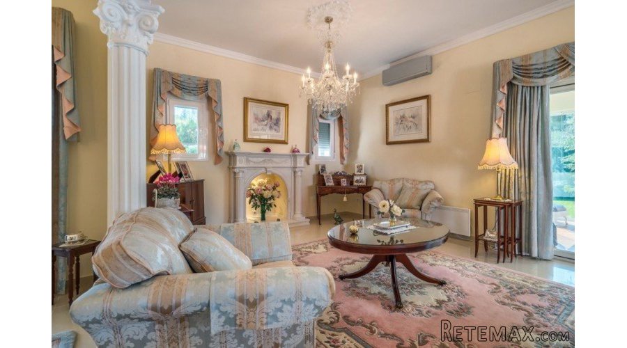 This immaculately maintained property is located within a.. - 6