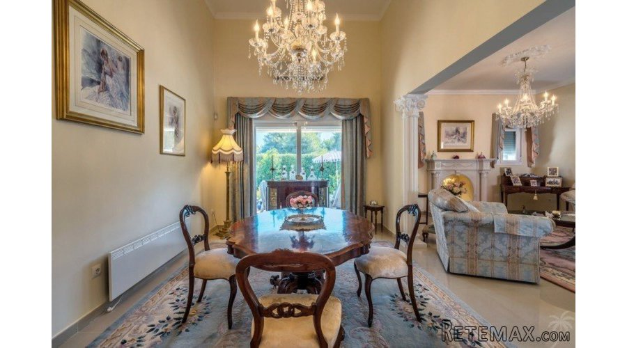 This immaculately maintained property is located within a.. - 7