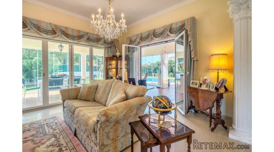 This immaculately maintained property is located within a.. - 8
