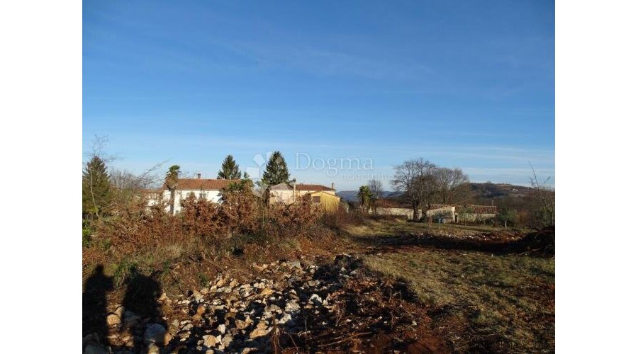 Karojba - velik teren za stambenu zgradu ili vilu - 2