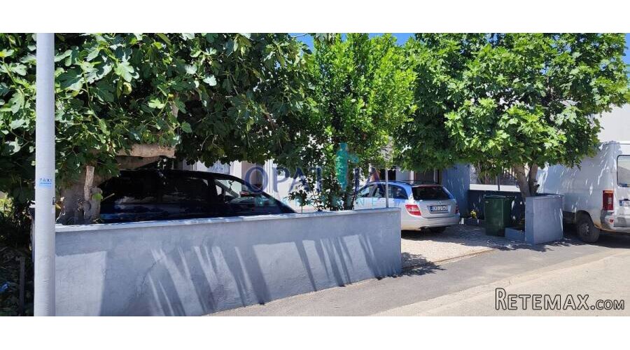 Vir, Kuća sa tri aprtmana, 350m do mora - 2