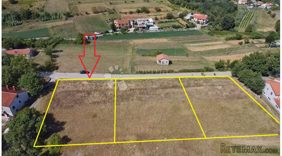 Fantastično zemljište s građevinskom dozvolom i prekrasnim p