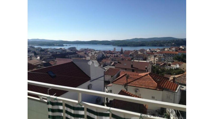 Prodaje se prostran i sunčan stan u Šibeniku - 2