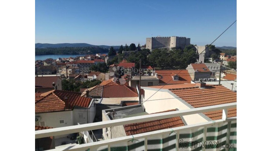 Prodaje se prostran i sunčan stan u Šibeniku - 3