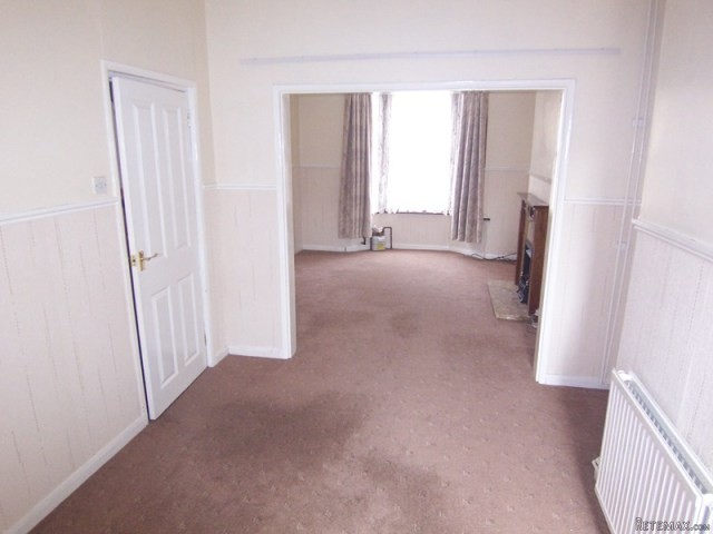 3 bedroom house in SHEERNESS - 2