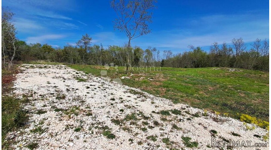 KRNICA - 2 građevinske parcele uz cestu, 3 km od mora - 2