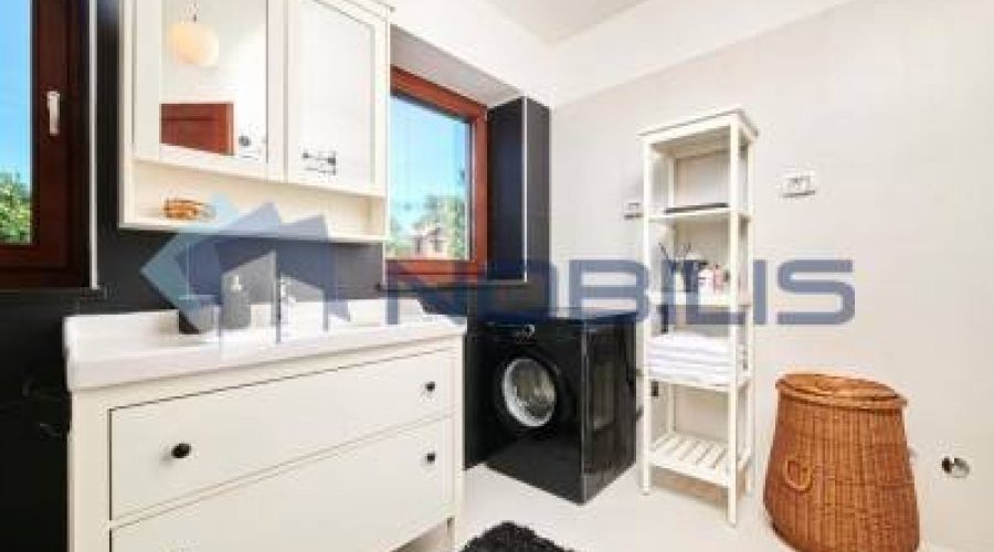Buje, vila 250 m2 s vrtom 11000 m2 - 14