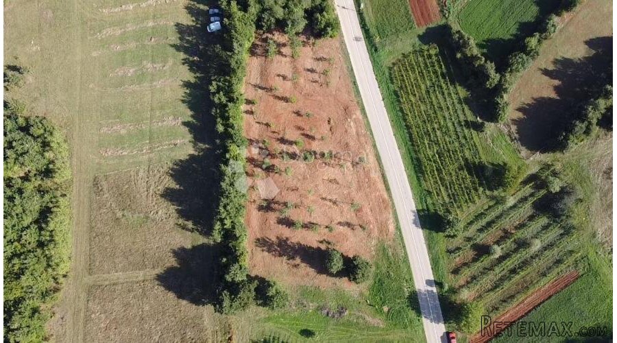 Atraktivno zemljište s pogledom na more, Barban
