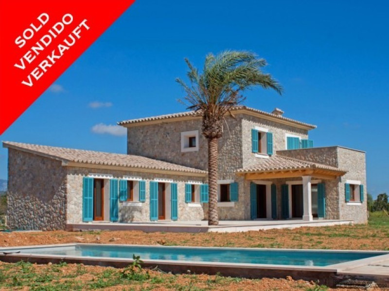 *sold* New-Built Country House With..