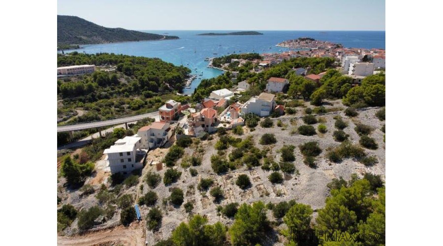 PRIMOŠTEN GRAĐEVINSKO ZEMLJIŠTE 500,27 M2 NA ODLIČNOJ POZICI