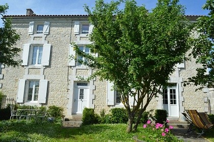 Maison Charentaise entierement renovee.. - 2
