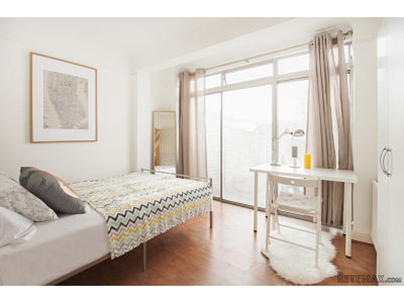 Single with double bed near Hanger Lane..