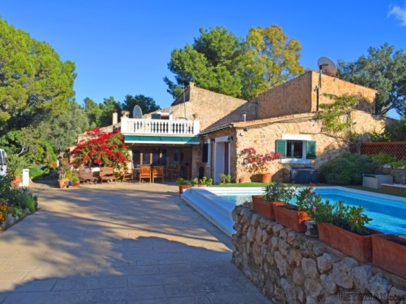 Beautiful Rustic House With Very Nice..