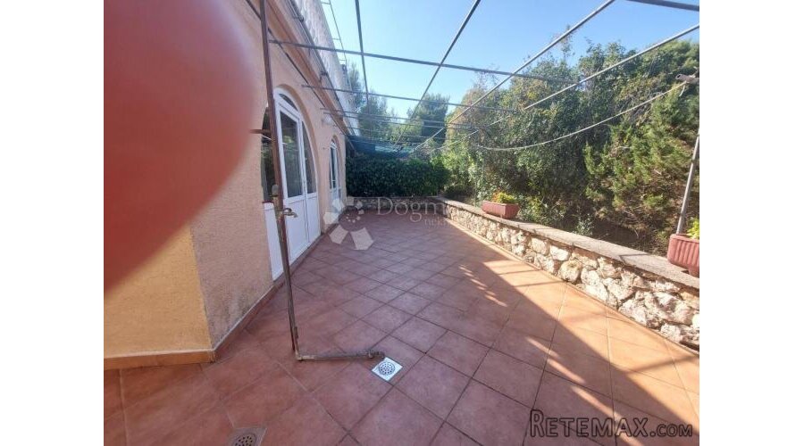 Kuća sa 5 apartmana - 3