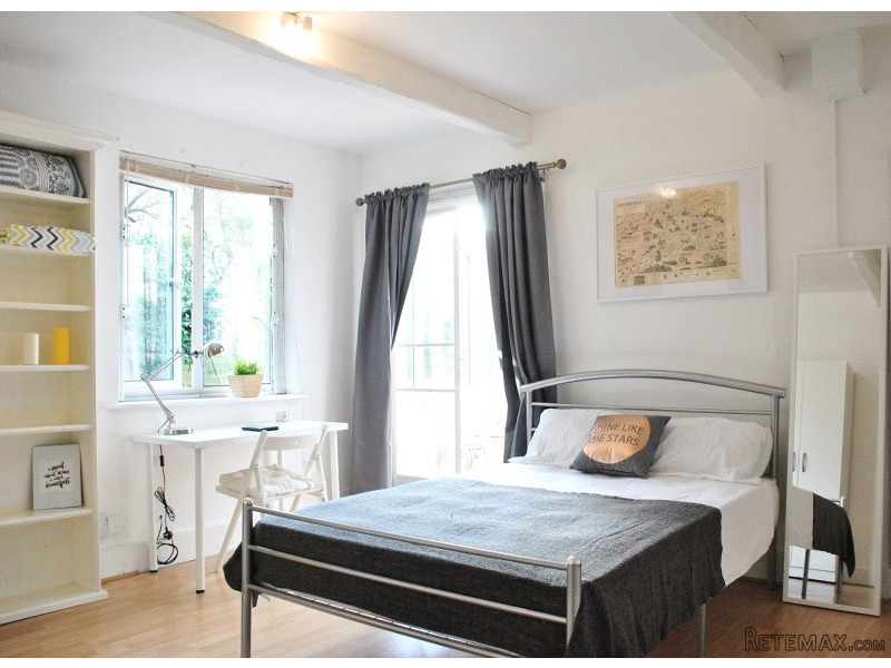 Single with double bed near Ravenscourt..
