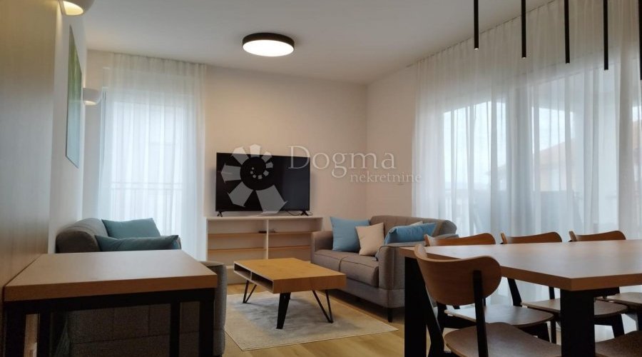 MODERNI VELIKI APARTMAN - MALINSKA - 350M OD MORA