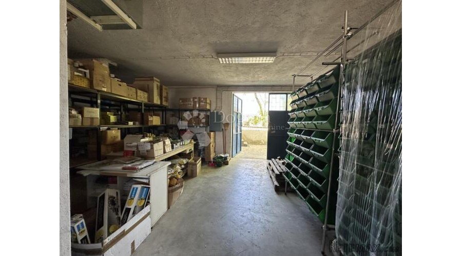 Matulji-poslovni prostor 400m2 sa 680 m2okućnice - 8