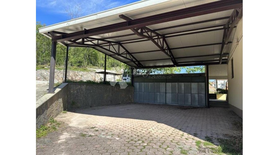 Matulji-poslovni prostor 400m2 sa 680 m2okućnice - 10