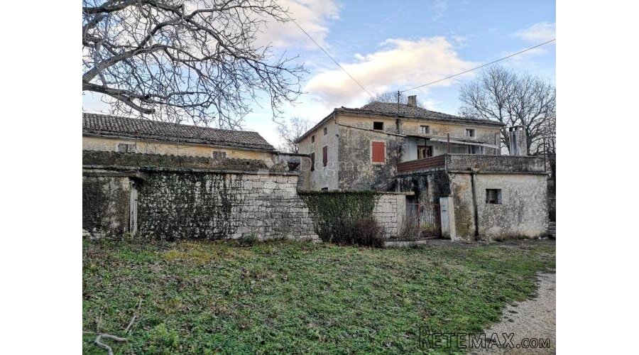 Kuća s imanjem u Lindaru - 2