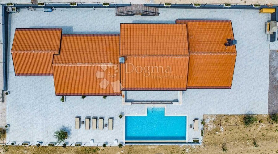 LUKSUZNA VILLA NA OSAMI - 6