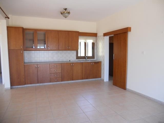 Three bedroom bungalow for rent.. - 2
