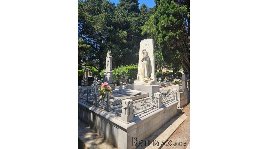 Prekrasna i očuvana grobnica pod spomeničkom zaštitom - 3