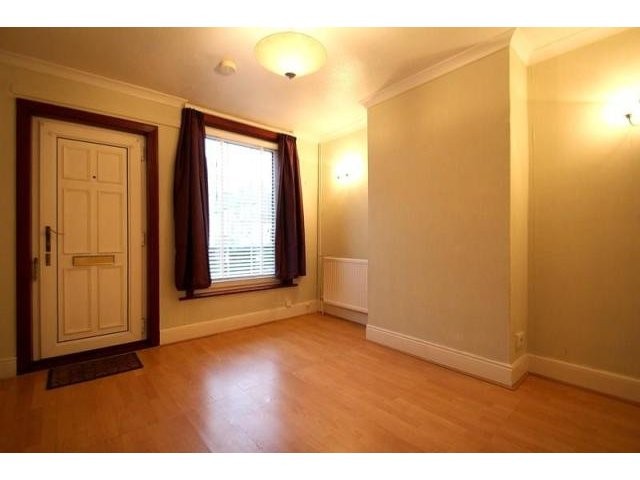 2 bedroom Property For Rent: Gordon.. - 2