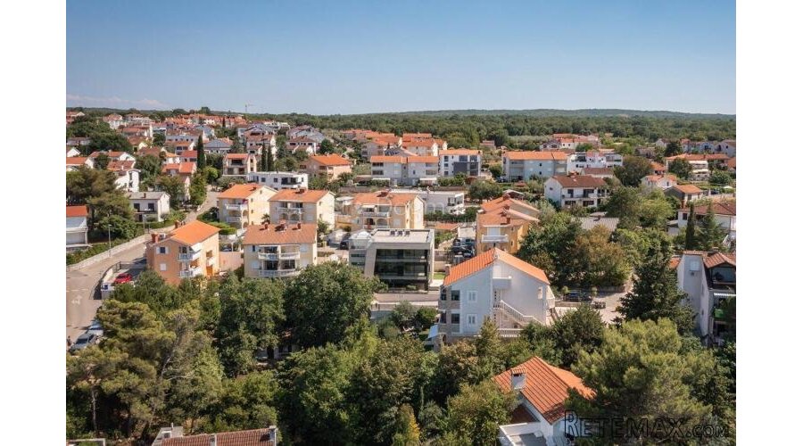 MALINSKA APARTMAN SA BAZENOM 80M OD MORA! - 8