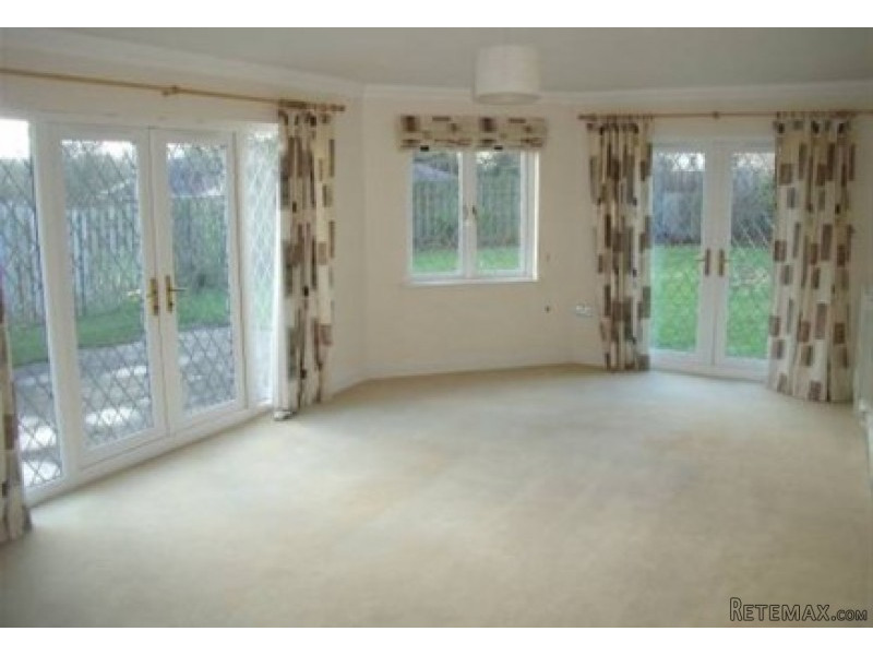 12 Glen Darragh Gardens, Glen Vine - 2