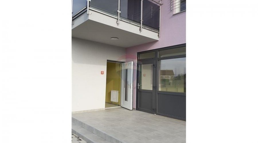 Uredski poslovni prostor u Trnovcu; 182 m2 - 10