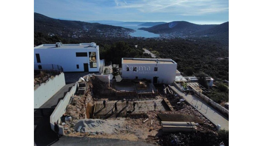 VINIŠĆE- ZEMLJIŠTE ZA VILLU S GRAĐEVINSKOM DOZVOLOM - 2