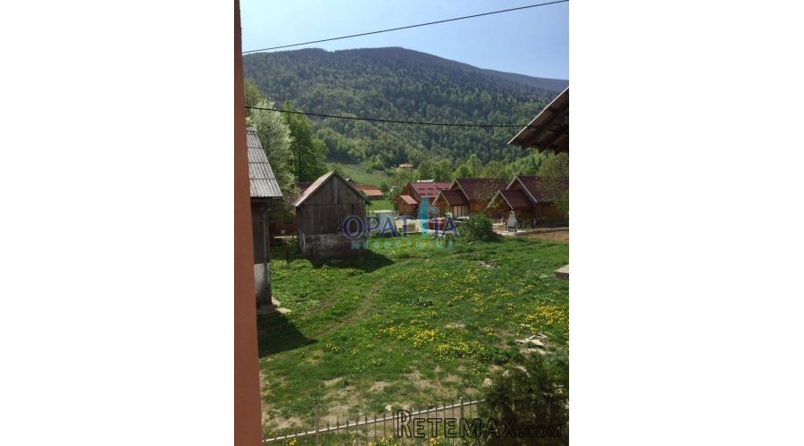 Jasenak - građevinsko zemljište sa štalom, građevinom pol..