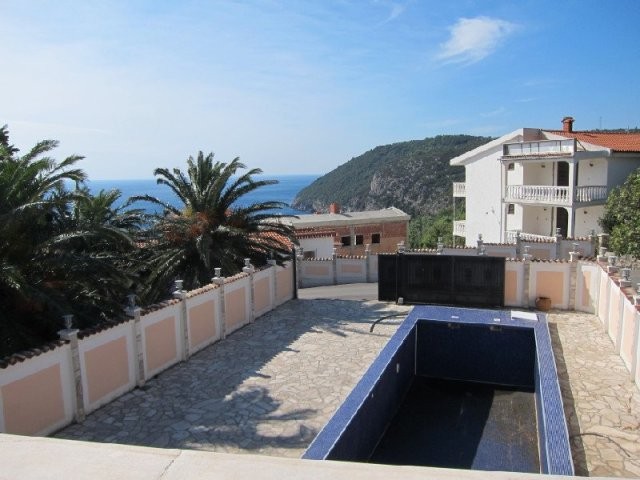 House in Bar
