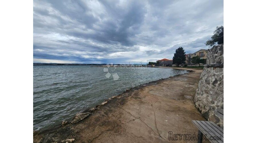 Pašman građevinsko zemljište 150m od mora
