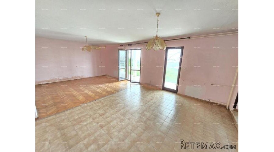 Prostrana kuća u blizini Pule ! Dva stana- 2500 m² z.. - 2