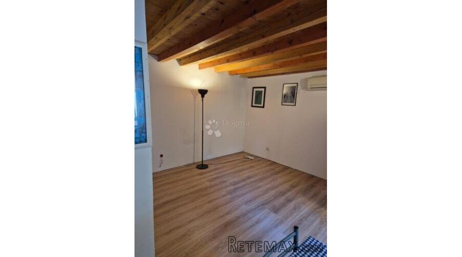 SPLIT – STAN UZ DIOKLECIJANOVU PALAČU, 88,47 m² – IZUZETAN P - 3