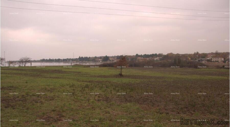 Prodaje se građevinsko zemljište, okolica Novigrada.