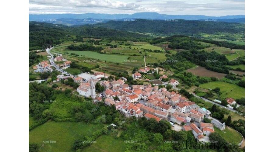 Prodaja građevinskog zemljišta. Pazin, Trviž
