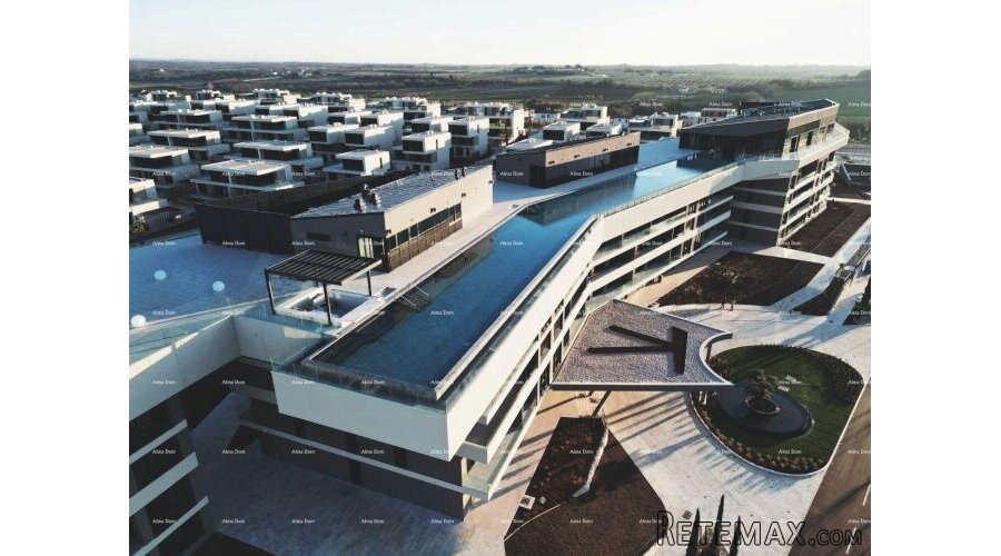 UMAG, Luksuzni resort s krovnim infinity bazenom!