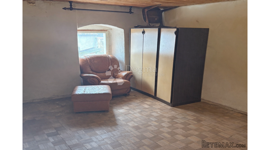 Kaštelir-kuća u nizu za renovaciju - 2