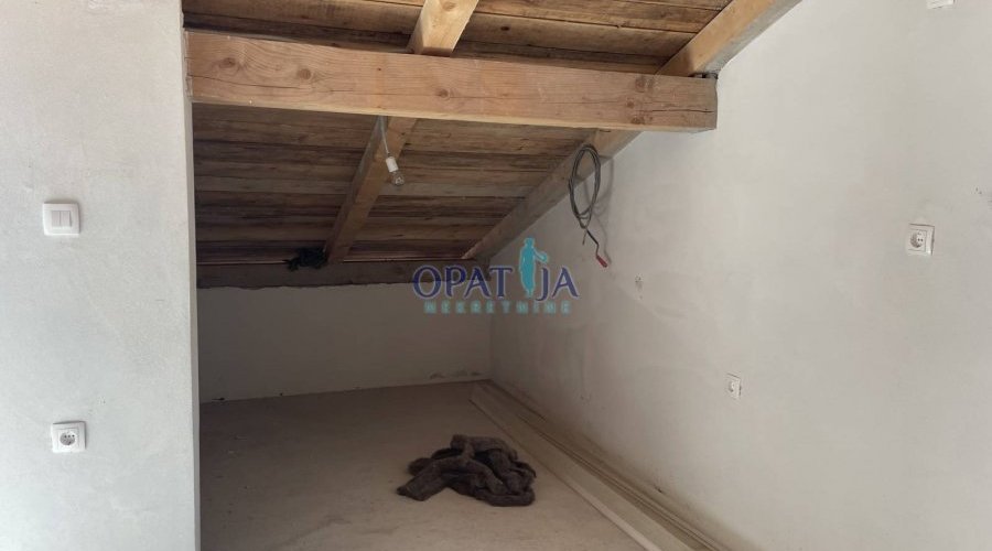 KOSTRENA - kuća s više stambenih jedinica - 4