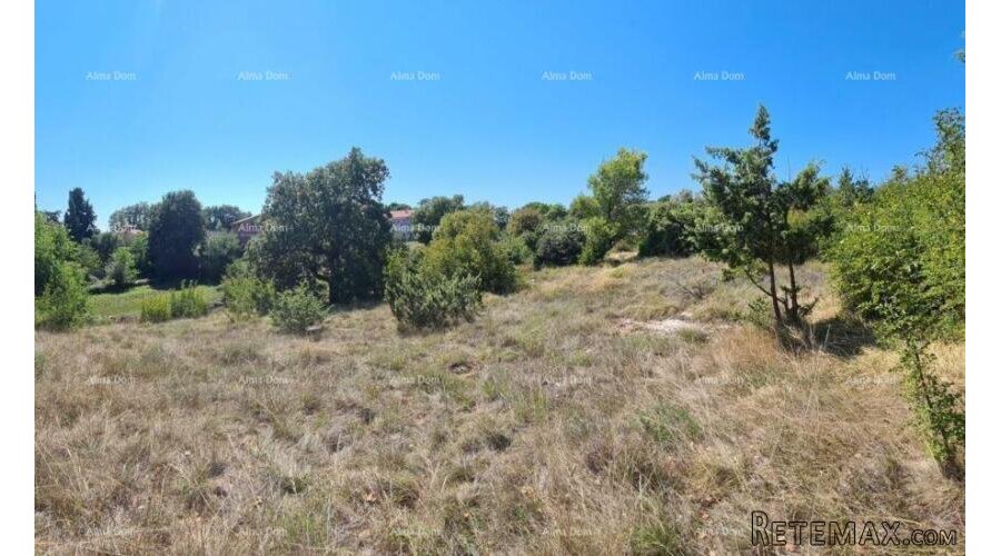 Prodaja građevinskog zemljišta površine 2330 m2, blizu Pe..
