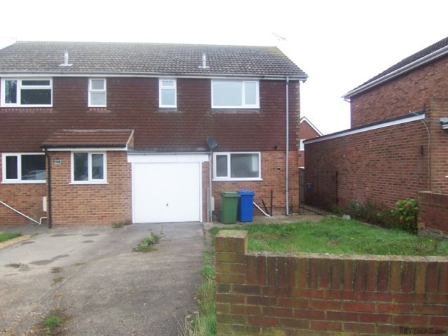 3 bedroom house in Minster On Sea..