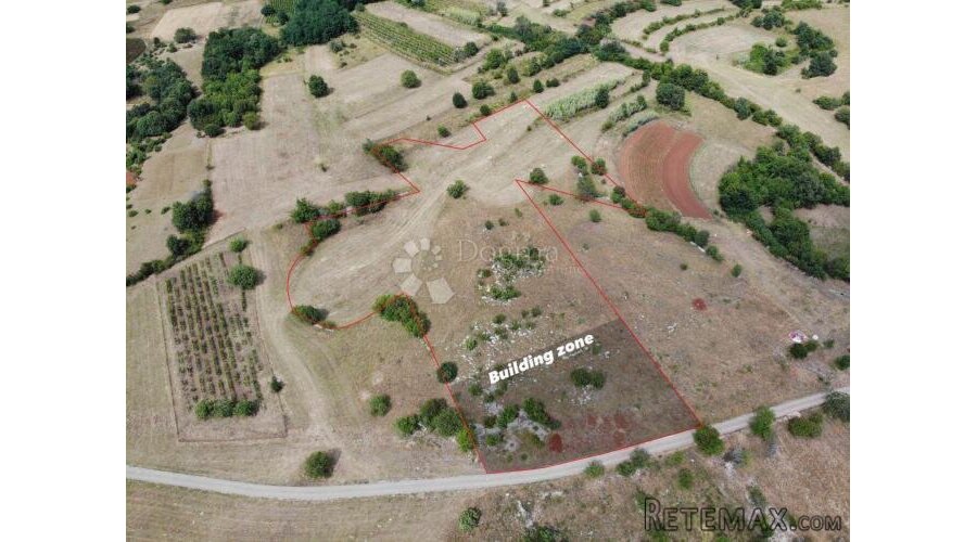 Oprtalj, ekskluzivno građevinsko zemljište s TOP pogledom - 2