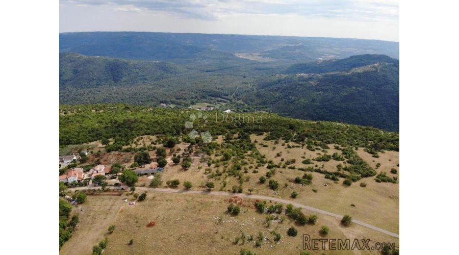 Oprtalj, ekskluzivno građevinsko zemljište s TOP pogledom - 3